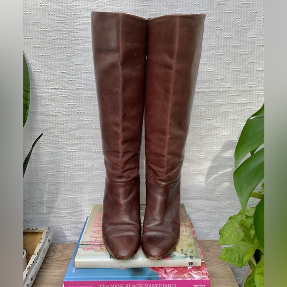 ✨BANANA REPUBLIC✨ Vintage Leather Boots - Picture 2 of 7